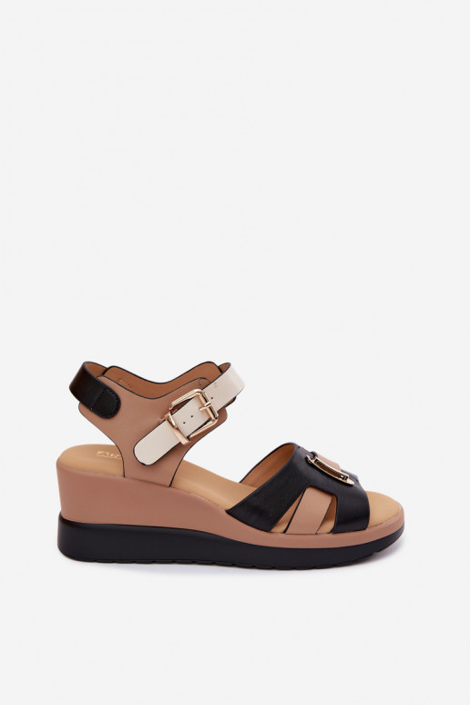 Sandalias de mujer color arena-negro con plataforma y tiras Artiker 58C0316