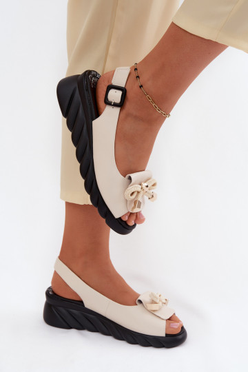 Sandalias de mujer beige con plataforma y adornos Artiker 58C0054