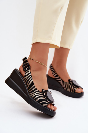 Sandalias de plataforma de cuero con adornos Artiker 58C0295 negras y doradas