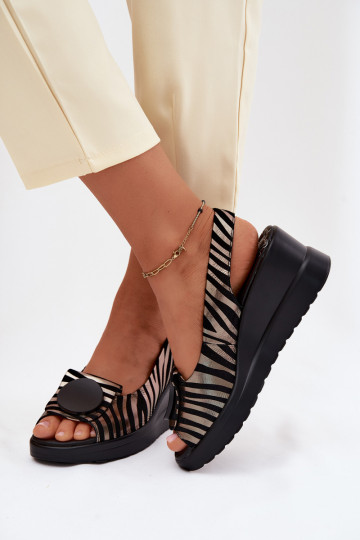 Sandalias de plataforma de cuero con adornos Artiker 58C0295 negras y doradas 2