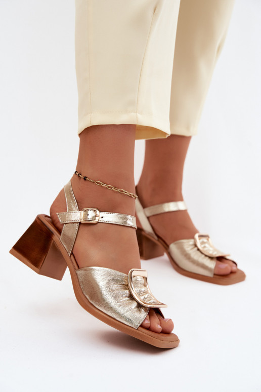 Sandalias de mujer Femenino con tacones con hebillas Artiker 58C2033 color dorado