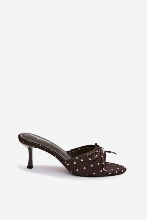 Zapatillas de mujer con lazos y puntos en tacón fino de color verde de Shinea