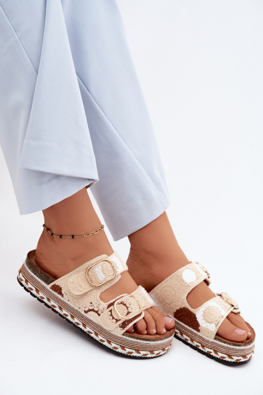 Zapatillas de ganchillo Glimma con plataforma y hebillas en color arena