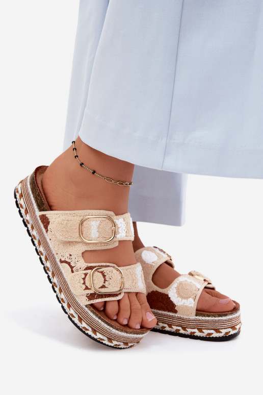 Zapatillas de ganchillo Glimma con plataforma y hebillas en color arena