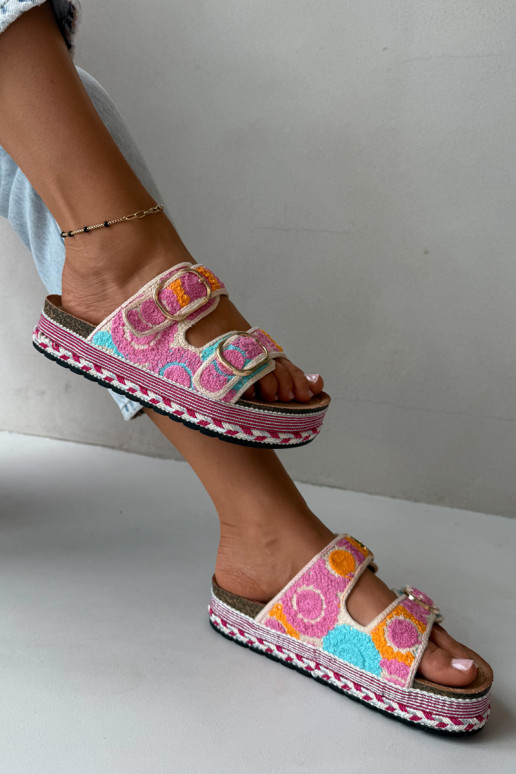 Zapatillas de ganchillo Glimma con plataforma y hebillas en color rosa