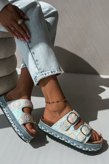 Zapatillas de ganchillo Glimma con plataforma y hebillas en color azul 2