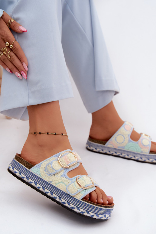 Zapatillas de ganchillo Glimma con plataforma y hebillas en color azul