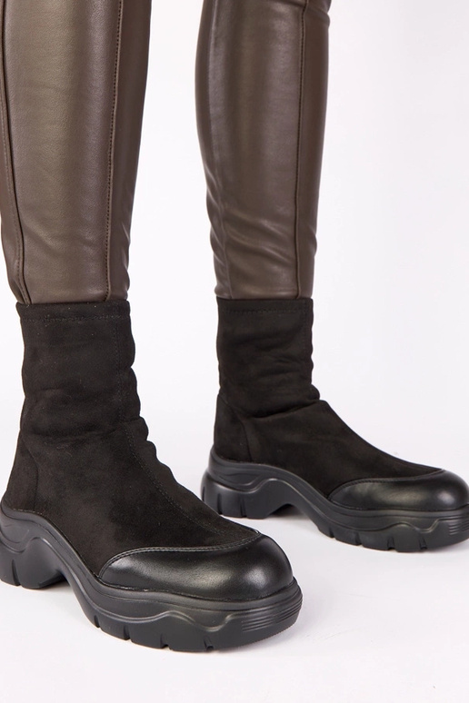 Botines negros de ante sintético con suela gruesa Alana