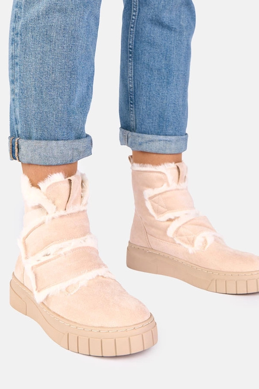 Botines color arena con cierre de velcro, decorados con piel Grace