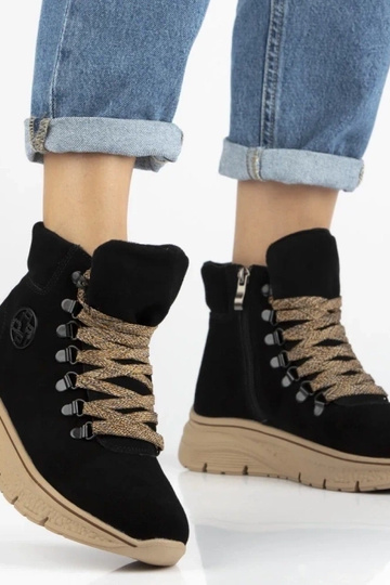 Botines negros de ante natural con cordones decorativos Grega