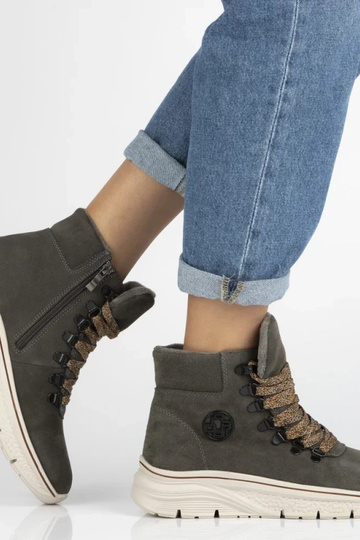 Botines grises de ante natural con cordones decorativos Grega 2