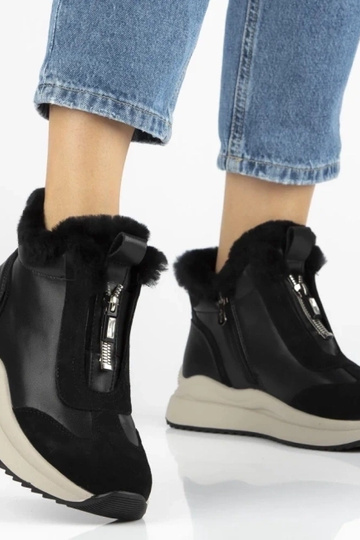 Botines negros de cuero natural con piel Dorie