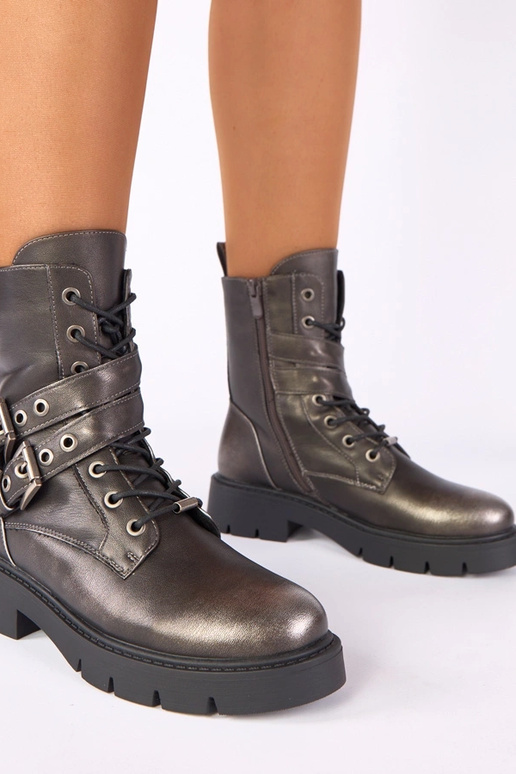 Botines metálicos en plataforma con hebillas decorativas Ruthy