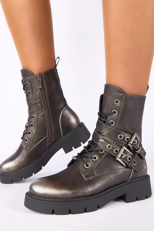 Botines metálicos en plataforma con hebillas decorativas Ruthy