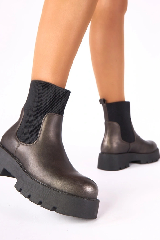 Botines metálicos en plataforma con caña elástica Berniece