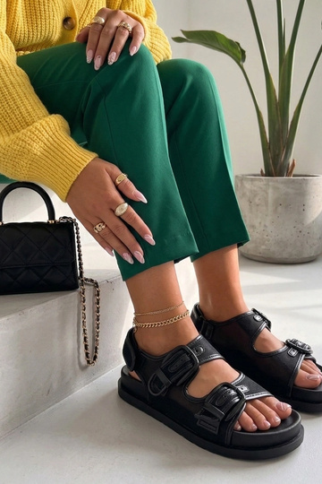 Sandalias negras con correas ajustables Mila