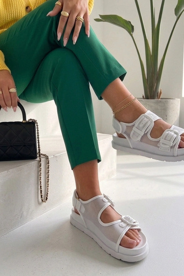 Sandalias blancas con correas ajustables Mila 2