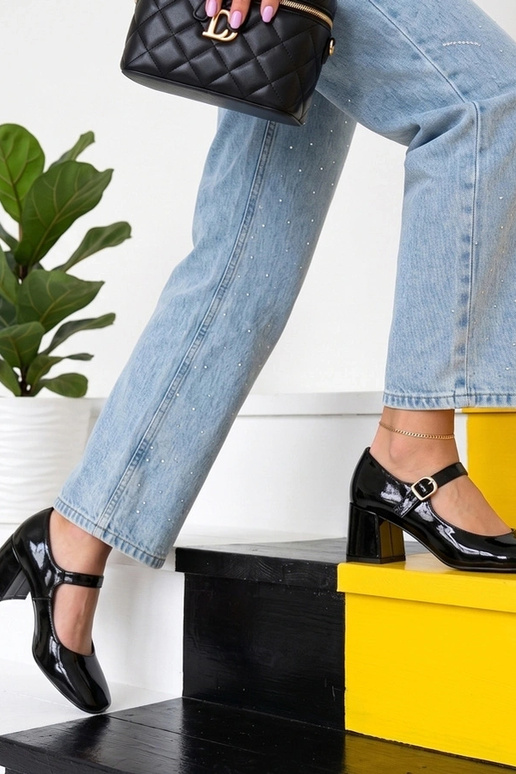 Sandalias negras de charol con tacón Gianna