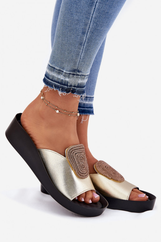 Zapatillas de cuero doradas para mujer con adornos KV51-028