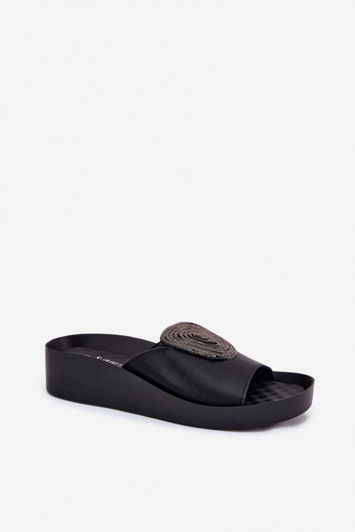Zapatillas de cuero negras para mujer con adornos KV51-028