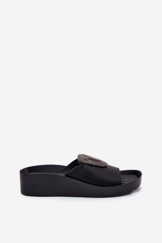 Zapatillas de cuero negras para mujer con adornos KV51-028