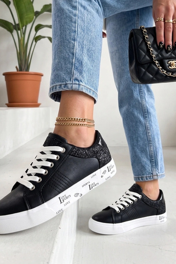 Zapatillas negras con inserciones decorativas Layla 2