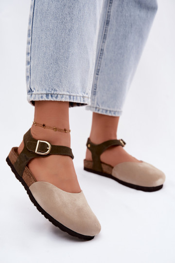 Sandalias de mujer de ante sintético con punta cerrada color arena 2