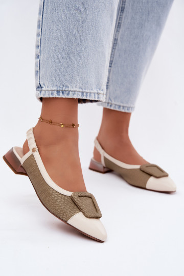 Sandalias de mujer con hebillas decorativas color arena 2