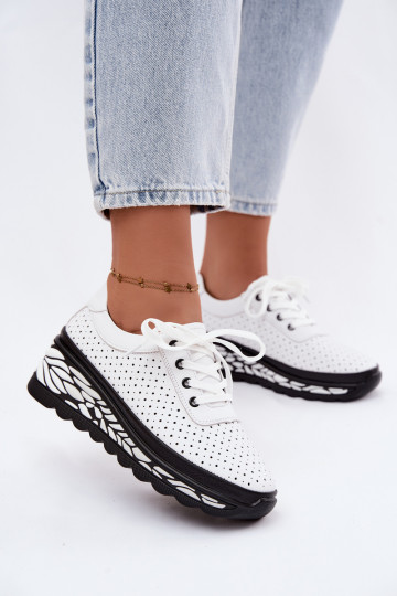 Zapatos blancos para mujer con elementos calados y plataforma Morra 2