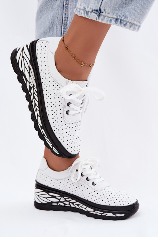 Zapatos blancos para mujer con elementos calados y plataforma Morra