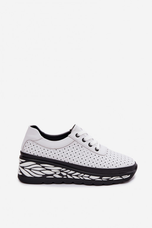 Zapatos blancos para mujer con elementos calados y plataforma Morra
