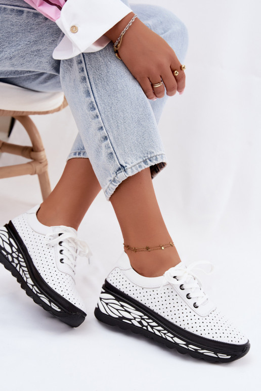 Zapatos blancos para mujer con elementos calados y plataforma Morra
