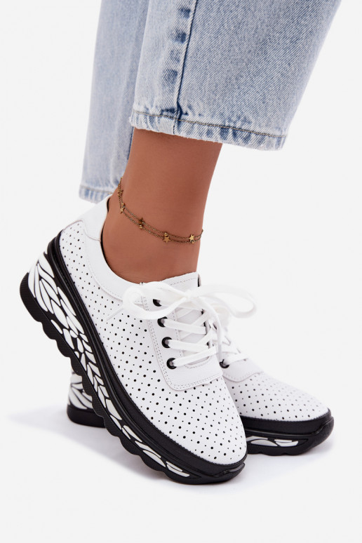 Zapatos blancos para mujer con elementos calados y plataforma Morra
