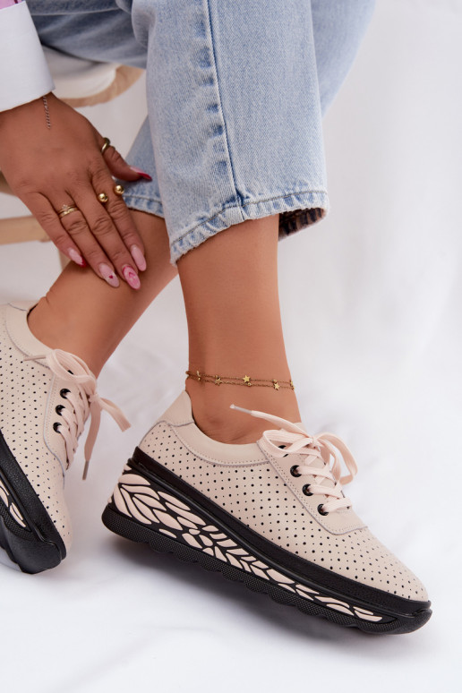Zapatos de color arena para mujer con elementos calados y plataforma Morra