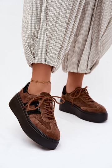Zapatillas marrones para mujer con plataforma y perforación Umbry 2
