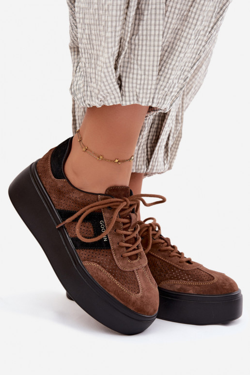 Zapatillas marrones para mujer con plataforma y perforación Umbry
