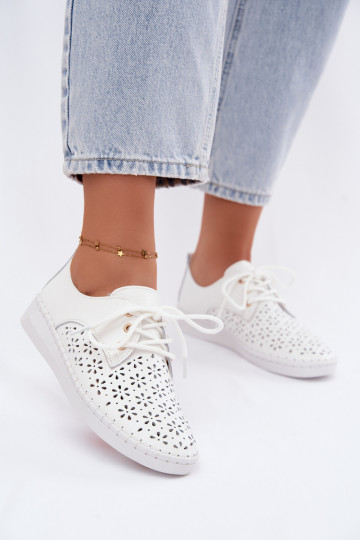 Zapatos blancos para mujer con elementos calados Softie