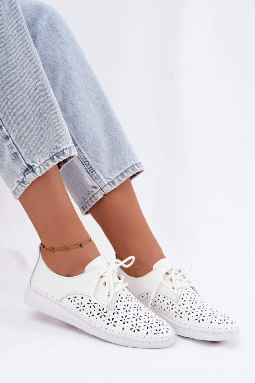Zapatos blancos para mujer con elementos calados Softie