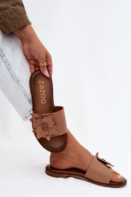 Zapatillas de cuero para mujeres con adornos Zazoo 40477 en color capuchino