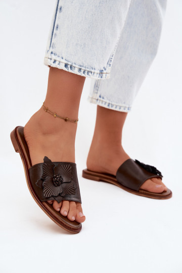 Zapatillas de cuero para mujeres con adornos Zazoo 40477 en color chocolate 2
