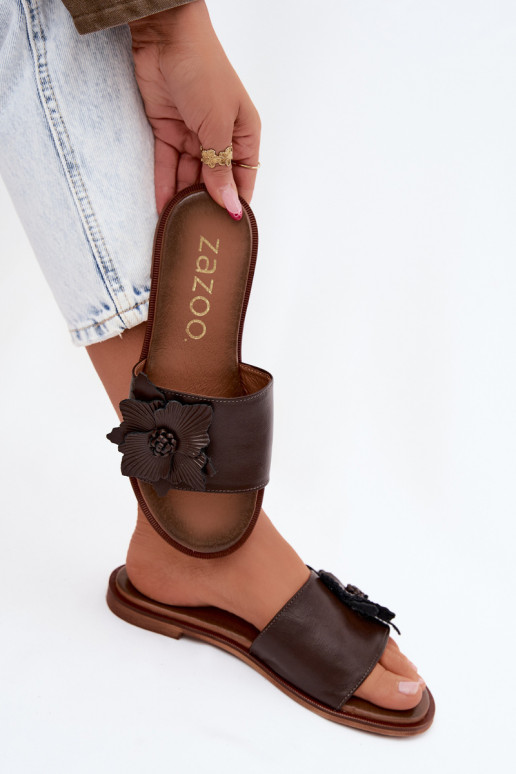 Zapatillas de cuero para mujeres con adornos Zazoo 40477 en color chocolate