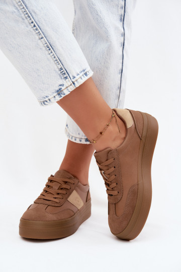 Zapatillas de deporte para mujeres con plataforma Big Star UU274015 en color marrón