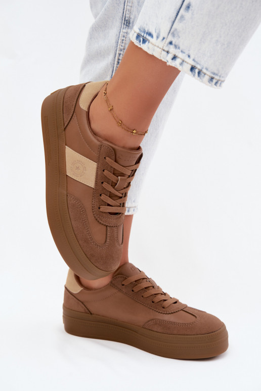 Zapatillas de deporte para mujeres con plataforma Big Star UU274015 en color marrón
