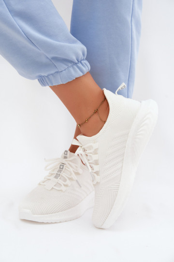 Zapatos deportivos slip-on para mujeres Big Star UU274056 en color blanco 2