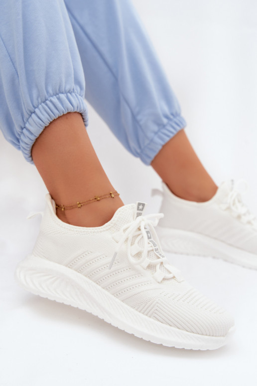 Zapatos deportivos slip-on para mujeres Big Star UU274056 en color blanco