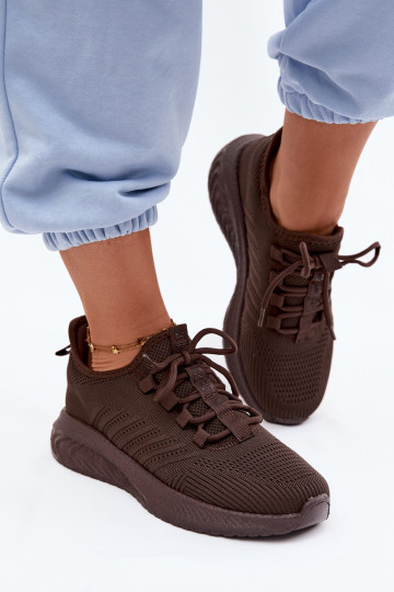 Zapatos deportivos slip-on para mujeres Big Star UU274055 en color chocolate