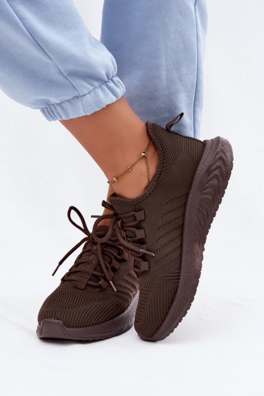 Zapatos deportivos slip-on para mujeres Big Star UU274055 en color chocolate