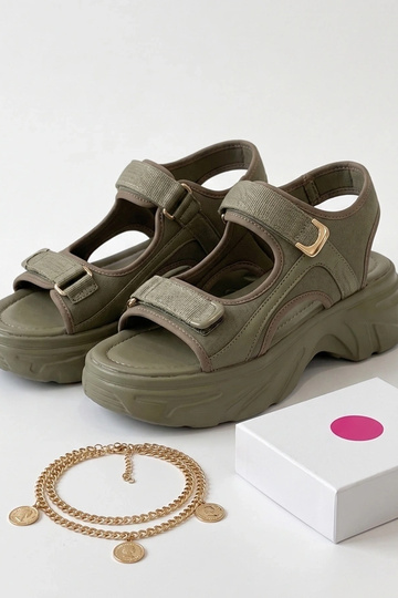 Sandalias verdes en suela gruesa Abigail