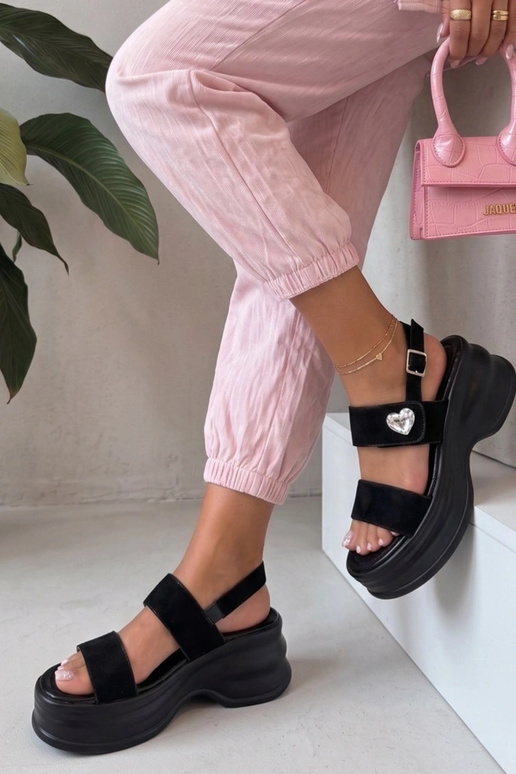 Sandalias negras en suela gruesa Aileen