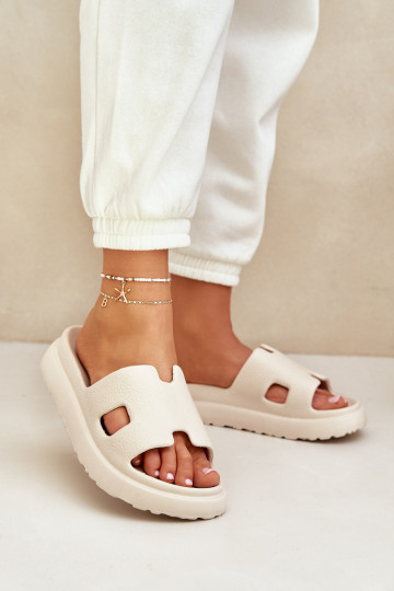 Zapatillas de color marfil ligeras con recortes Neladith 2